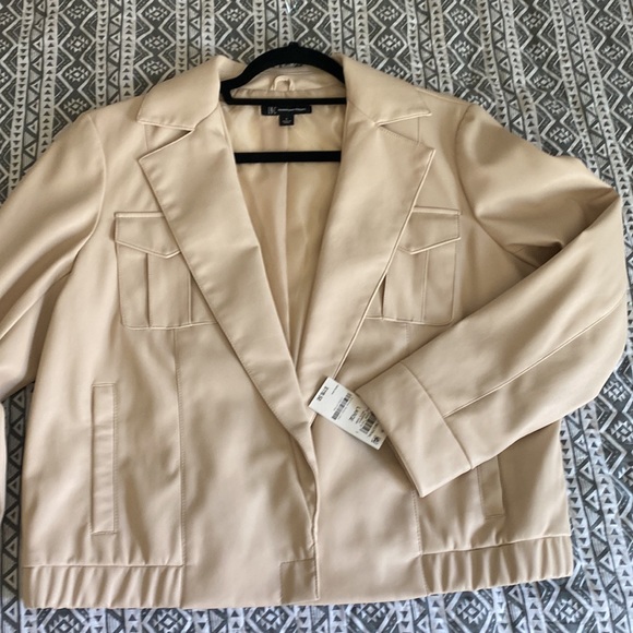 Jacket - Picture 2 of 4